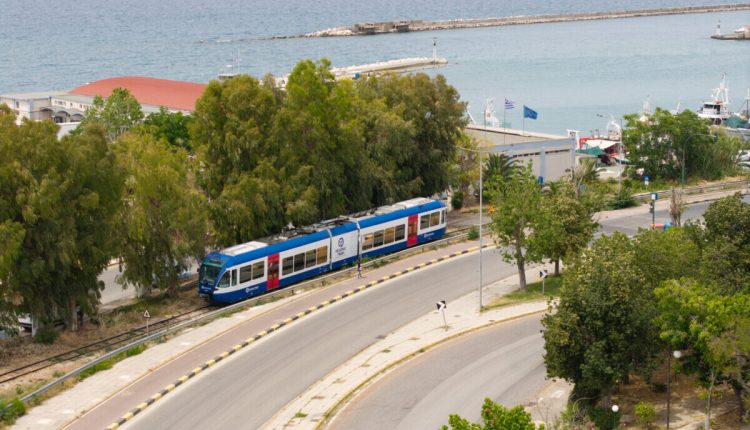hellenic-train:-Διακοπή-δρομολογίων-στο-τμήμα-Βραχνέικα-–-Καμίνια-λόγω-της-πυρκαγιάς-στην-Αχαΐα