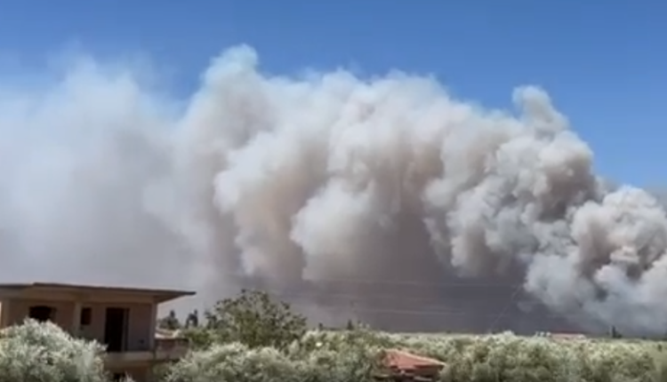 Ανεξέλεγκτη-πυρκαγιά-στη-Βούντενη-Πατρών-–-Εκκενώνονται-κατοικίες,-ήχησε-το-112