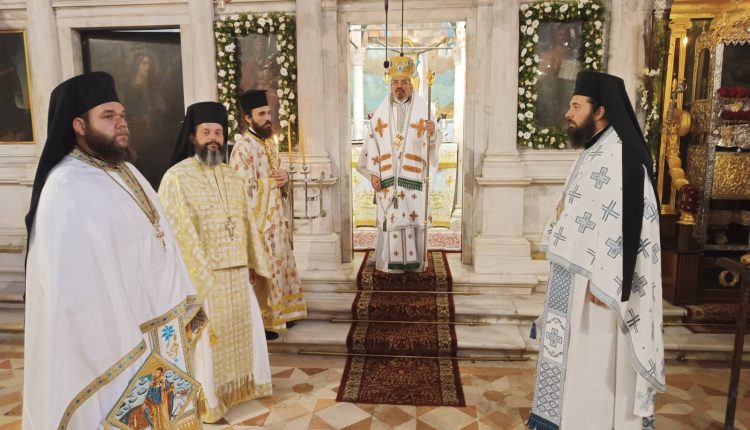 Αρχιερατική-Θεία-Λειτουργία-στον-Άγιο-Σπυρίδωνα-στην-Κέρκυρα