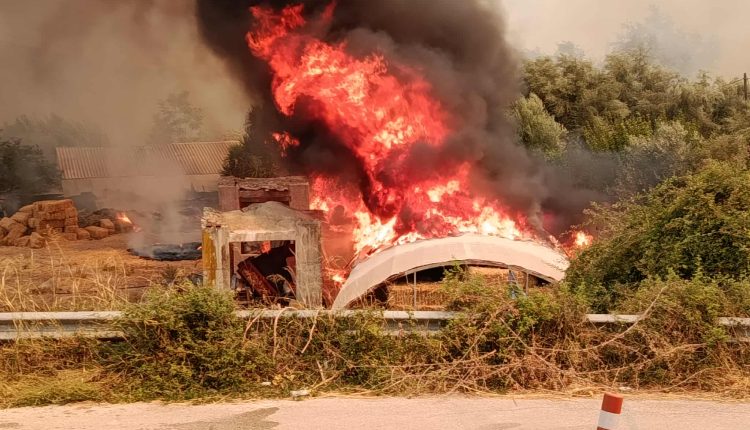 Φωτιά-τώρα-στην-Αχαΐα:-Ζωσμένος-από-τις-φλόγες-ο-ΧΥΤΑ-Πάτρας-–-Τι-φοβούνται-οι-αρχές-–-Συνεχίζεται-η-μάχη-της-πυρόσβεσης-–-Προβλήματα-υδροδότησης-και-ηλεκτροδότησης