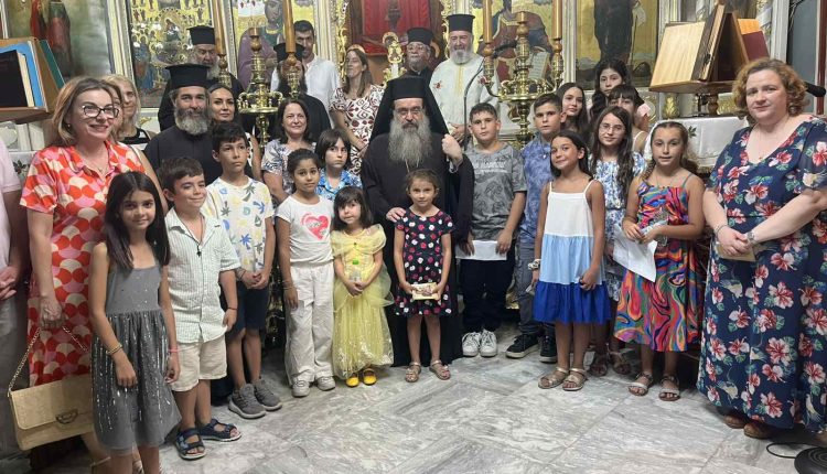 Λουλούδια-των-Καμποχώρων-για-την-Θεοτόκο