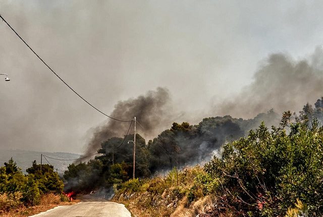 Τι-είναι-η-μέθοδος-«αντιπύρ»-με-την-οποία-οι-πυροσβέστες-κατάφεραν-να-ανακόψουν-τη-φωτιά-στη-Ζάκυνθο