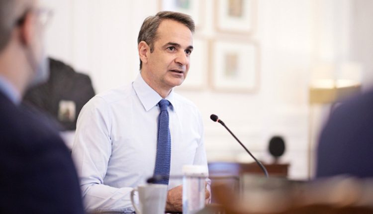 Στο-Εθνικό-Συντονιστικό-Κέντρο-για-τη-Διαχείριση-Κρίσεων-ο-Κυρ.-Μητσοτάκης