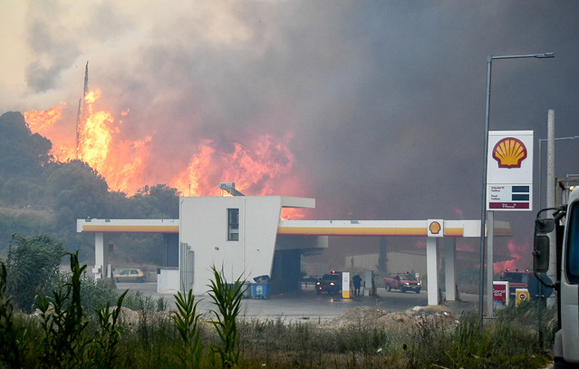Φωτιά-στην-Πάτρα:-Διακοπή-κυκλοφορίας-και-νέες-κυκλοφοριακές-ρυθμίσεις-από-σήμερα-το-βράδυ