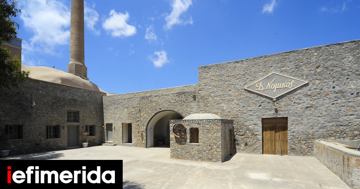 Στο-παλιό-μουσείο-τομάτας-στη-Σαντορίνη-η-Άρτεμις-Χατζηγιαννάκη-παρουσιάζει-άγνωστες-πτυχές-του-νησιού-[εικόνες]