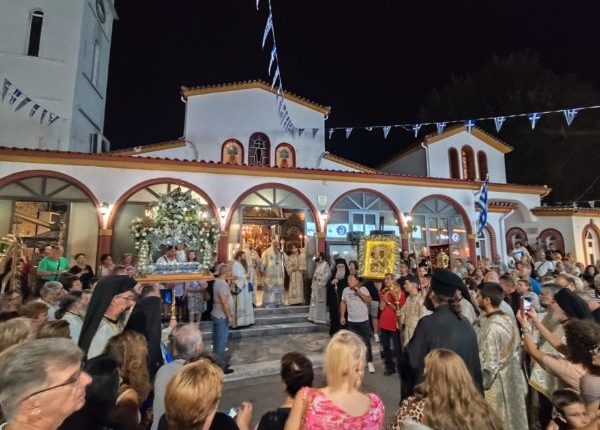 Πάνδημη-λιτανεία-της-Παναγίας-Τριχερούσας-και-του-Επιταφίου-της-Θεοτόκου-στην-Παραλία-και-στον-Πλαταμώνα-Πιερίας