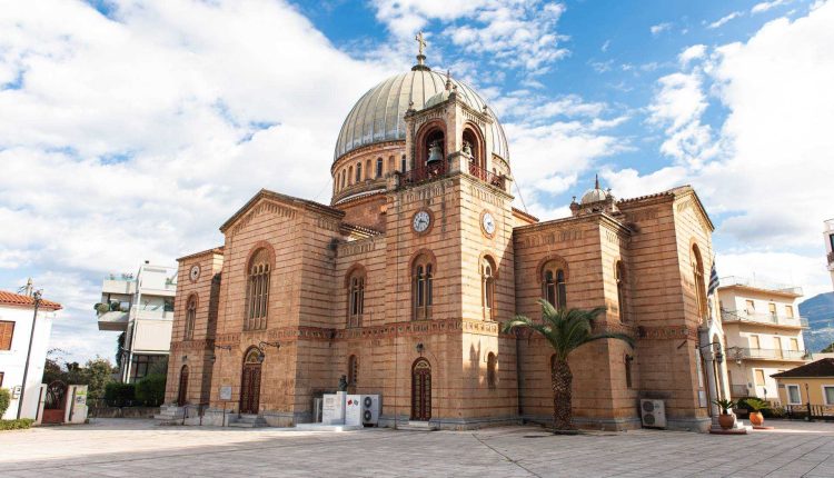 Ικετήριες-ευχές-για-την-κατάσβεση-των-πυρκαγιών-στους-ναούς-της-Ιεράς-Μητροπόλεως-Καλαβρύτων