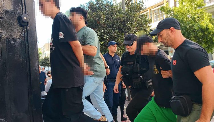 Πάτρα:-Στον-εισαγγελέα-οι-τρεις-συλληφθέντες-για-τις-πυρκαγιές-στη-δυτική-Αχαΐα