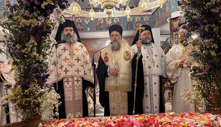 Τελευταίες-Παρακλήσεις-του-Δεκαπενταύγουστου-στην-Ιερά-Μητρόπολη-Τρίκκης