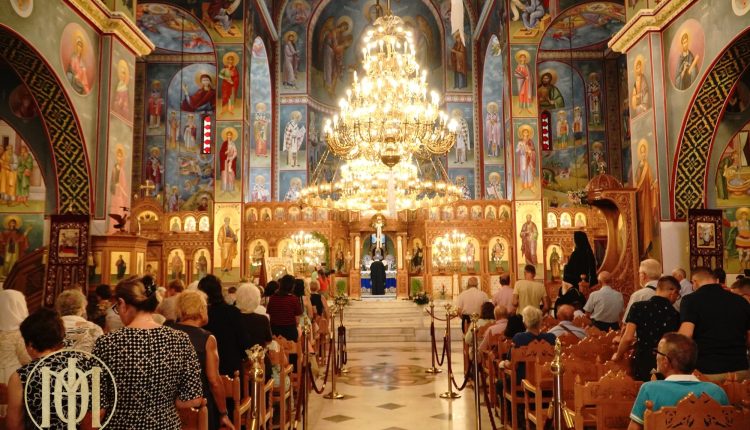 Στην-Ενορία-Κοιμήσεως-της-Θεοτόκου-Σαράντα-Εκκλησιών-ο-Θεσσαλονίκης-Φιλόθεος