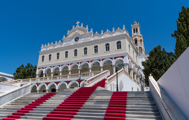 Δεκαπενταύγουστος:-Όταν-η-Κοίμηση-γίνεται-γιορτή-Οι-παραδόσεις-και-τα-έθιμα-για-την-μεγάλη-γιορτή-της-Χριστιανοσύνης