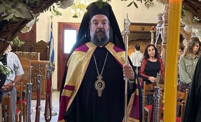 Το-“Πάσχα-του-καλοκαιριού”-στη-Σαντορίνη