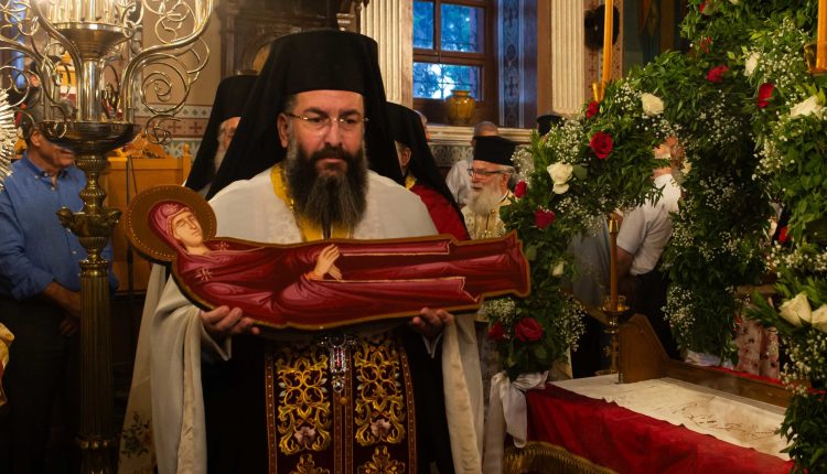 Ο-Επιτάφιος-της-Παναγίας-στα-Λέϊκα-Καλαμάτας