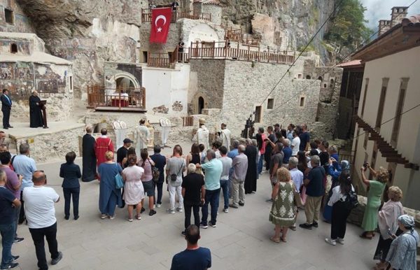 Οι-τουρκικές-αρχές-έδωσαν-άδεια-για-Θεία-Λειτουργία-στην-Σουμελά-στον-Πόντο-στα-«Εννιάμερα-της-Παναγίας»