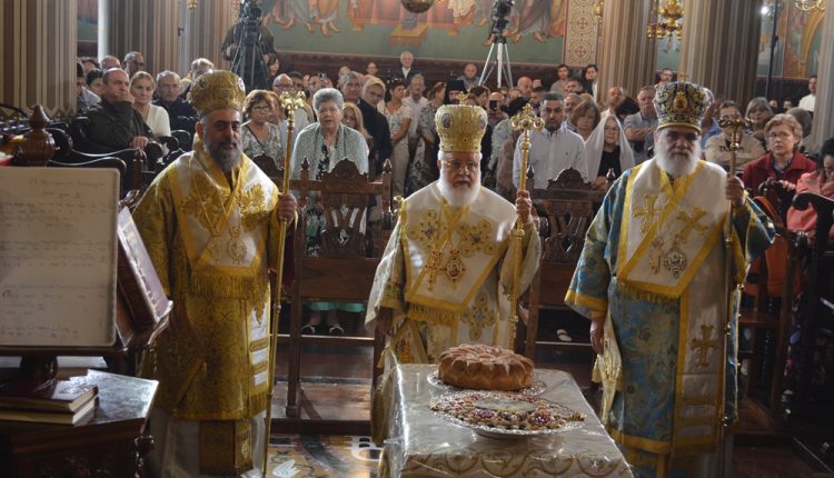 Πλήθος-κόσμου-στην-Ιερά-Μονή-Κύκκου-για-τον-εορτασμό-της-Κοιμήσεως-της-Θεοτόκου