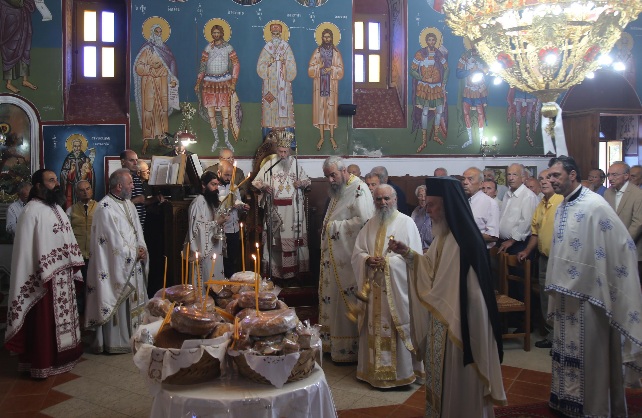 Ο-Μητροπολίτης-Ναυπάκτου-στον-εορτάζοντα-Άγιο-Βλάσιο