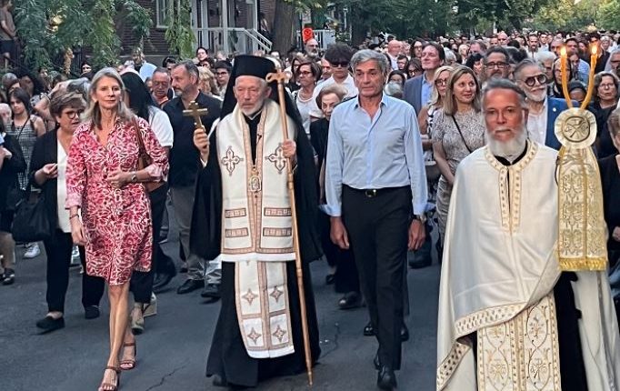 Η-λιτανεία-της-Παναγίας-στο-Μόντρεαλ-του-Καναδά