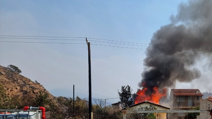 Αυτοψίες-για-καταγραφή-ζημιών-από-τις-πυρκαγιές-σε-Χίο-και-Ζάκυνθο