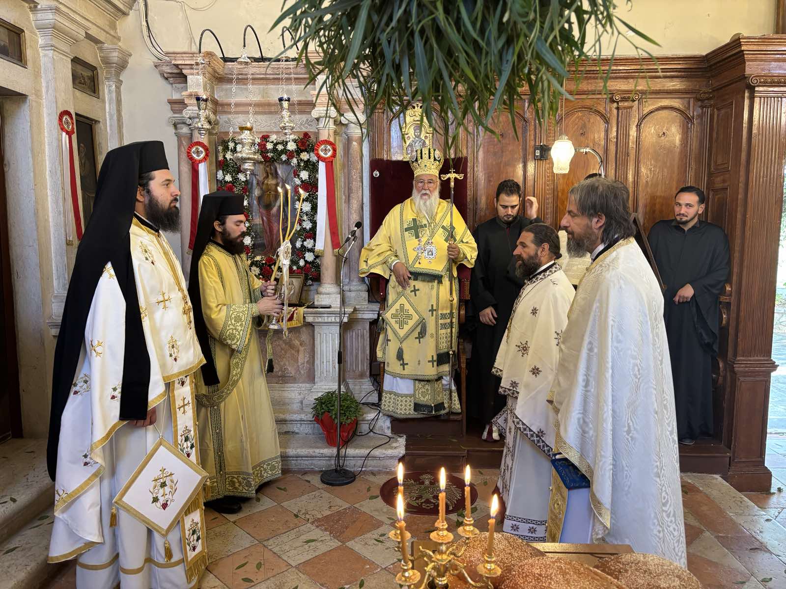 Ο-Κερκύρας-Νεκτάριος-στον-Ιερό-Ναό-Αγίας-Βαρβάρας-Σινιών