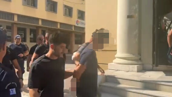 Πάτρα:-Στο-Δικαστικό-Μέγαρο-μεταφέρθηκε-ο-25χρονος-για-την-φωτιά-στο-Γηροκομειό