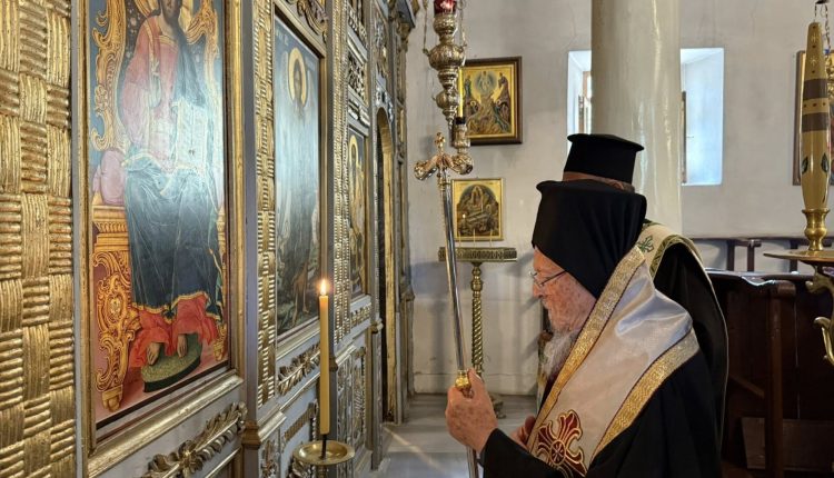 Τρισάγιο-για-τον-αείμνηστο-Άρχοντα-της-ΜτΧΕ.-Χρυσόστομο-Σταμούλη-τέλεσε-ο-Οικουμενικός-Πατριάρχης