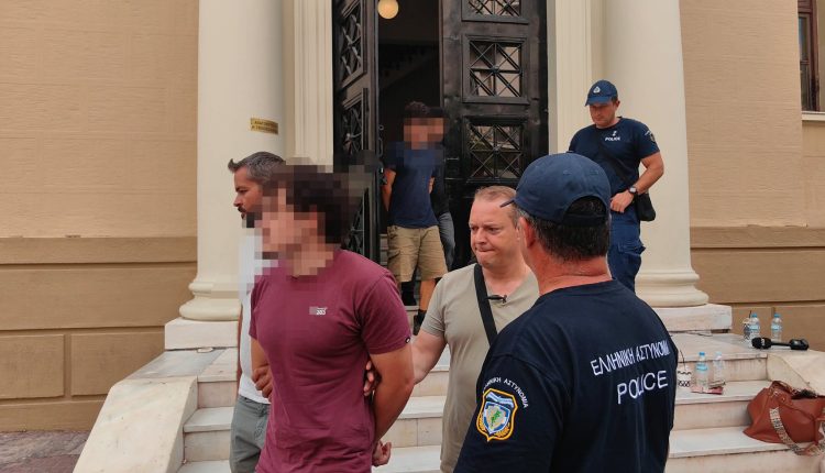 Πάτρα:-Τέταρτη-σύλληψη-για-τη-φωτιά-–-21χρονος-φίλος-του-25χρονου-κατηγορείται-για-εμπρησμό-κατά-συναυτουργία-–-Νέα-προθεσμία-στους-δύο-συλληφθέντες-για-αύριο-το-πρωί