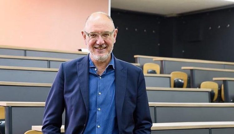 Η-Υπουργός-Παιδείας-για-την-εκδημία-του-Χρυσόστομου-Σταμούλη