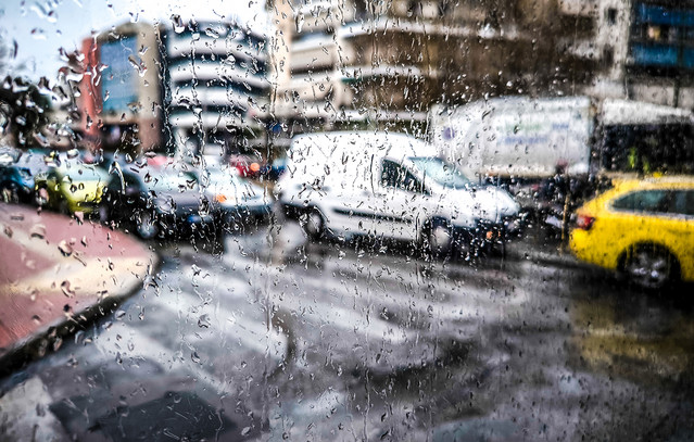 Βροχερό-το-σκηνικό-σε-πολλές-περιοχές-της-χώρας,-ενώ-τα-θερμόμετρα-θα-δείχνουν-34-βαθμούς-Κελσίου-–-Ο-καιρός-τα-επόμενα-24ωρα