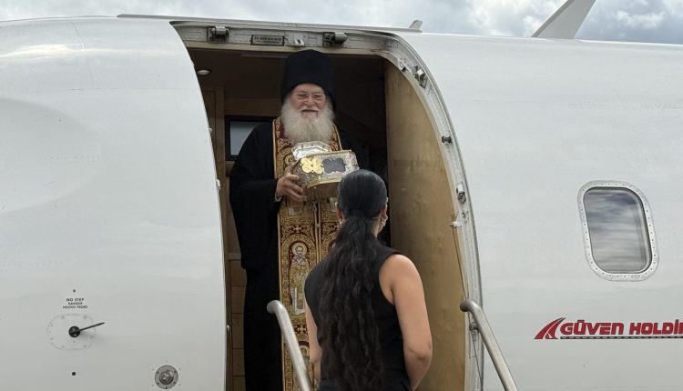 Ευλογημένες-στιγμές-στο-Βουκουρέστι-μετά-την-έλευση-της-Τιμίας-Κάρας-του-Αγίου-Ιωάννου-του-Χρυσοστόμου