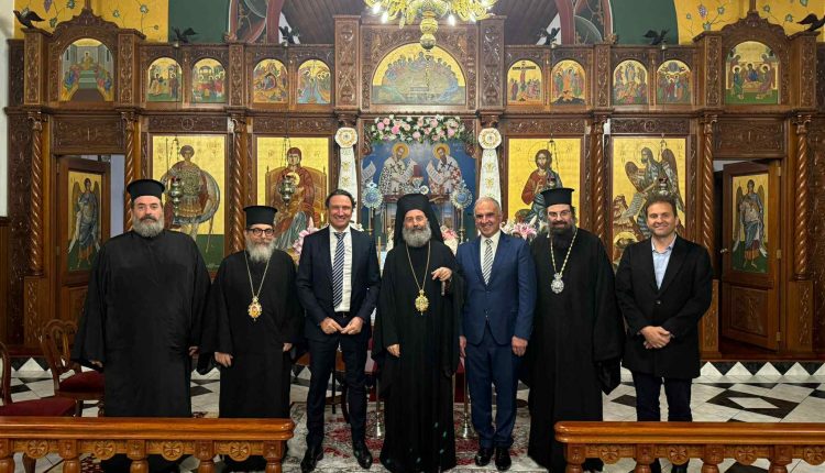 Ο-Αρχιεπίσκοπος-Αυστραλίας-επισκέφθηκε-τον-Ιερό-Ναό-Αγίου-Γεωργίου-thornbury