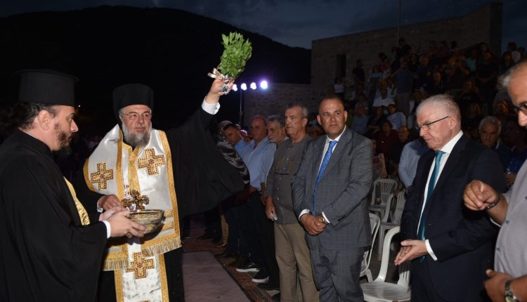 Τον-Αγιασμό-εγκαινίων-του-νέου-Ανοικτού-Θεάτρου-Τροπαίων-τέλεσε-ο-Μητροπολίτης-Γόρτυνος