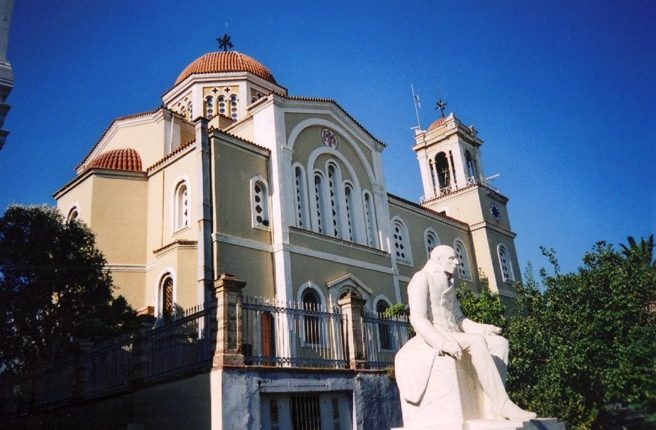 Η-Ιερά-Μητρόπολη-Χίου-στο-πλευρό-των-πυροπλήκτων