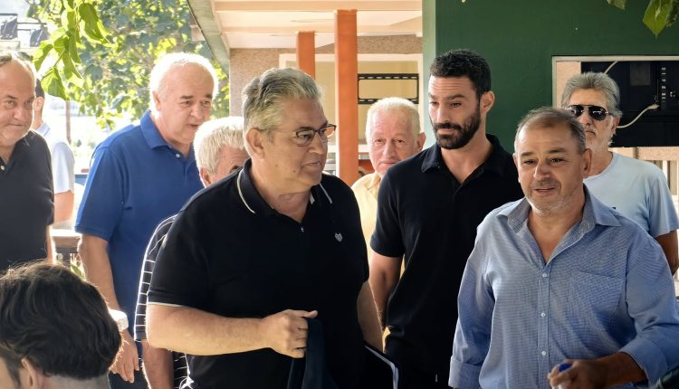 Περιοδεία-του-ΓΓ.-ΚΚΕ-Δημήτρη-Κουτσούμπα-στις-πυρόπληκτες-περιοχές-της-Αχαΐας-–-Κριτική-στην-κυβέρνηση