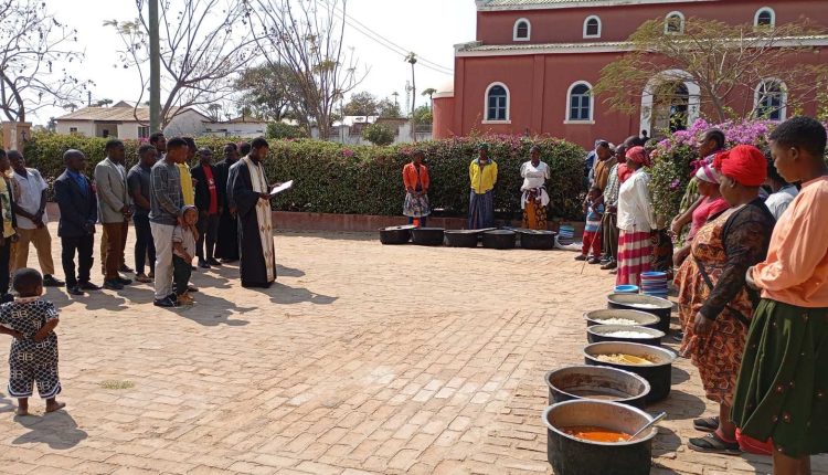 Γεύμα-αγάπης-στο-Ιεραποστολικό-Κέντρο-του-Κινταμάλι