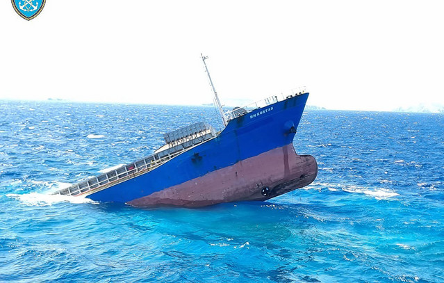 Υπό-συνεχή-επιτήρηση-το-ημιβυθισμένο-«mn-kostas»-που-προσάραξε-στη-Σητεία-–-Αναμένεται-η-ανέλκυσή-του