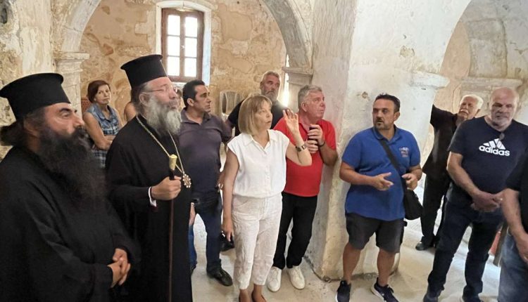 Σύσκεψη-για-την-αποκατάσταση-του-Ιερού-Ναού-Σωτήρος-Χριστού-και-Τιμίου-Προδρόμου-της-Ενορίας-Αρχαίας-Ελεύθερνας