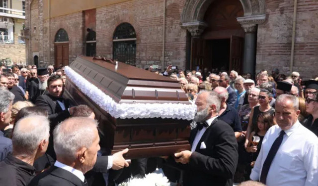 Θεσσαλονίκη:-Το-τελευταίο-«αντίο»-είπαν-συγγενείς,-φίλοι-και-συνάδελφοι-στον-καθηγητή-Θεολογίας-του-ΑΠΘ-Χρυσόστομο-Σταμούλη
