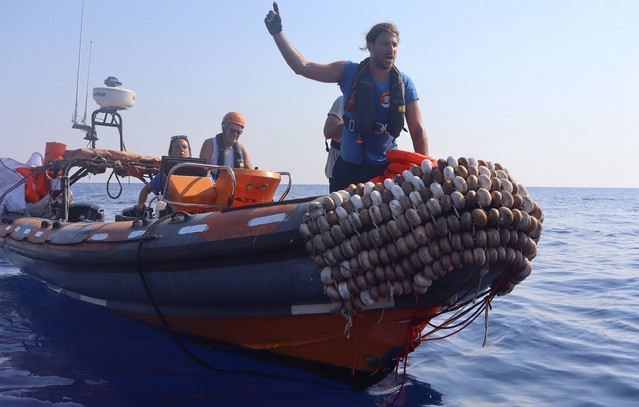 o-Δήμος-Αμοργού-ζητά-τη-δίωξη-του-Ιάσονα-Αποστολόπουλου-για-το-επεισόδιο-με-την-παλαιστινιακή-σημαία-στο-πανηγύρι