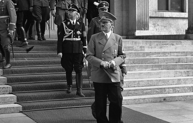 Σαν-σήμερα-22-Αυγούστου:-Ο-Χίτλερ-γλιτώνει-από-τροχαίο-–-«Για-λίγα-δευτερόλεπτα-κρατούσα-την-Ιστορία-στα-χέρια-μου»