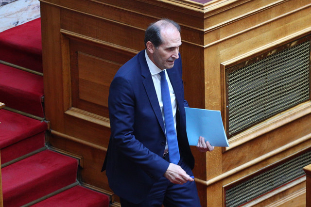 Θλίψη-για-τον-Απόστολο-Βεσυρόπουλο-που-πέθανε-στα-59-του-από-ανακοπή-–-«Βοήθησε-να-μπουν-2.000-απινιδωτές-σε-σχολεία-και-κοινότητες»