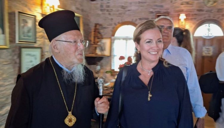 Η-Γενική-Γραμματέας-Απόδημου-Ελληνισμού-και-Δημόσιας-Διπλωματίας-του-ΥΠΕΞ-στην-Ίμβρο