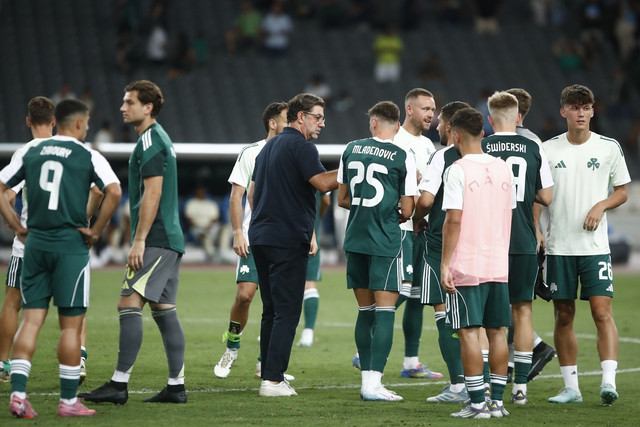 Η-κίνηση-ματ-του-Βιτόρια,-το-πρόβλημα-του-Παναθηναϊκού-και-ο-αστερίσκος-για-τον-Καλάμπρια