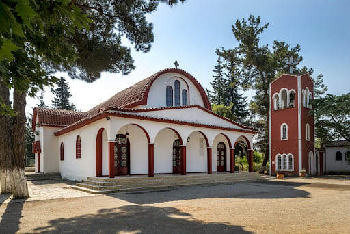 Ιερόσυλοι-έκλεψαν-τάματα-από-την-Ιερά-Μονή-Παναγίας-Φανερωμένης-Βαθυρρύακος