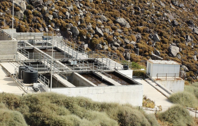 Ρύπανση-και-δυσοσμία-στην-Πάτμο,-δεν-λειτουργεί-ο-Βιολογικός-–-Λύματα-φεύγουν-στη-θάλασσα,-κίνδυνος-για-την-υγεία