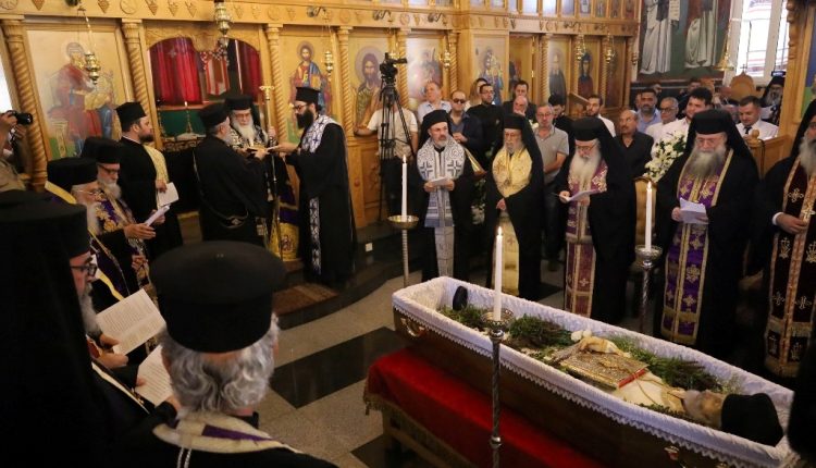 Η-Εξόδιος-Ακολουθία-του-μακαριστού-Αρχιμανδρίτη-Ιννοκεντίου-Αγιοταφίτου