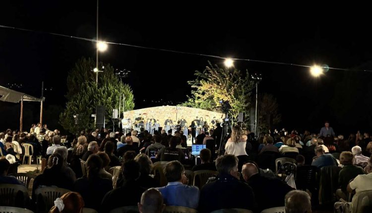 Ο-Ρεθύμνης-Πρόδρομος-στην-ετήσια-συναυλία-αλληλεγγύης-της-Μητροπόλεως-Λάμπης