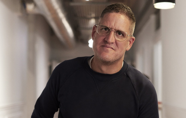 Τα-νεότερα-για-την-υγεία-του-δισεκατομμυριούχου-tom-greenwood-–-Πλακώθηκε-από-γουρούνα-στη-Μύκονο