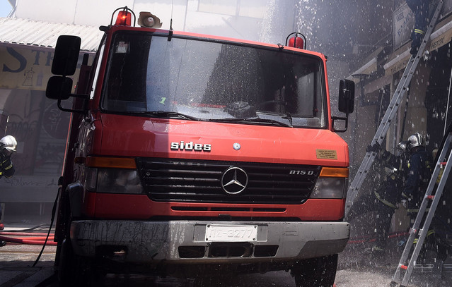 Θεσσαλονίκη:-Υλικές-ζημιές-προκάλεσε-η-φωτιά-σε-συνεργείο-αυτοκινήτων-στα-Λαγυνά