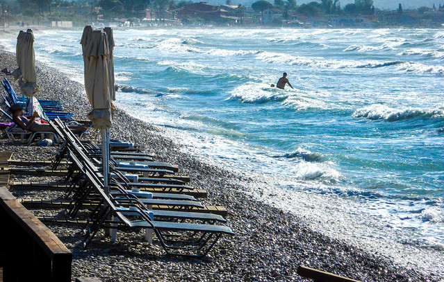 Πτώση-της-θερμοκρασίας,-ενίσχυση-των-ανέμων-αλλά-και-αφρικανική-σκόνη-συνθέτουν-το-σκηνικό-του-καιρού-σήμερα,-Σάββατο