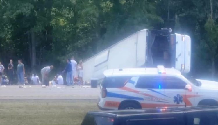 ΗΠΑ:-Πολλοί-νεκροί-και-τραυματίες-από-ανατροπή-λεωφορείου-στη-Νέα-Υόρκη